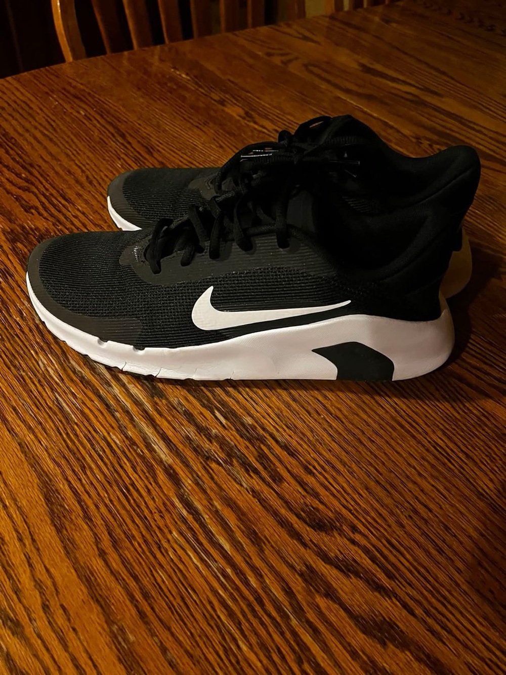 Nike Womens Black and White Low-Top Sneakers